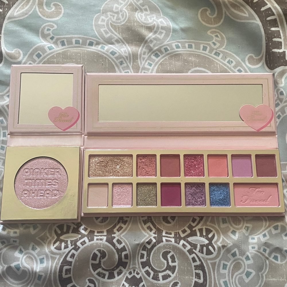 Too Faced Limited Edition Pinker Times Ahead 💗Eyeshadow Palette & Highlighter